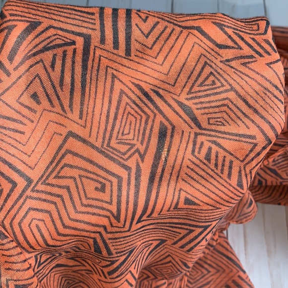 Woman’s orange and blue scarf - Picture 2 of 2